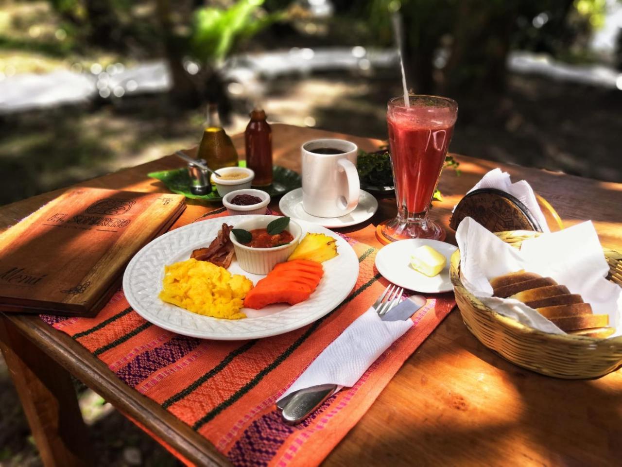 Ecolodge El Sombrero Laguna Yaxha Eksteriør billede